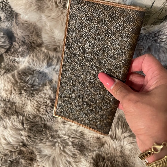Celine Brown Wallet. A lots of cards slots and has small coin. - Picture 6 of 9